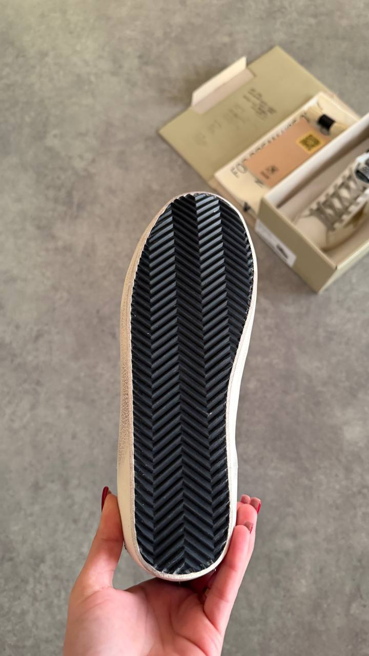 Golden Goose Superstar White Gold Star Black Heel