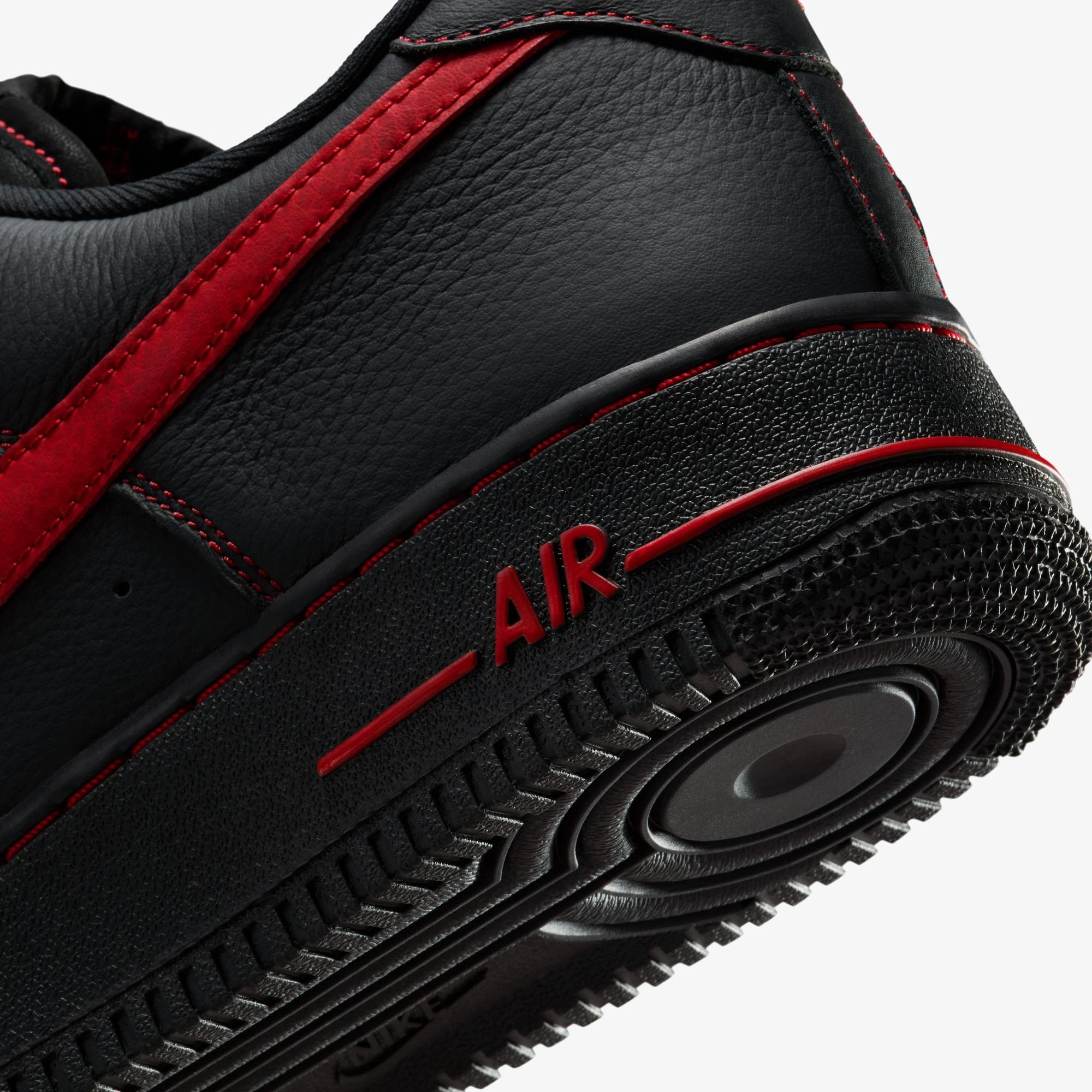 Nike Air Force 1 '07 LV8 'Bred'