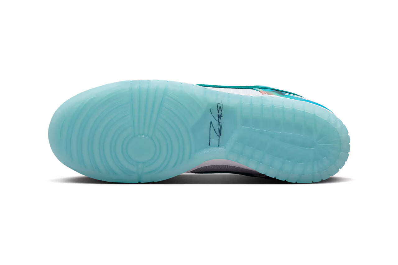 Nike SB Dunk Low x Futura Laboratories