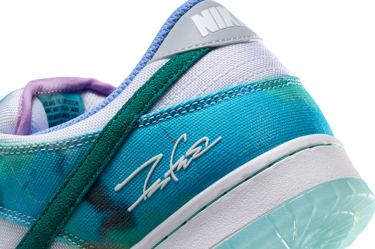 Nike SB Dunk Low x Futura Laboratories